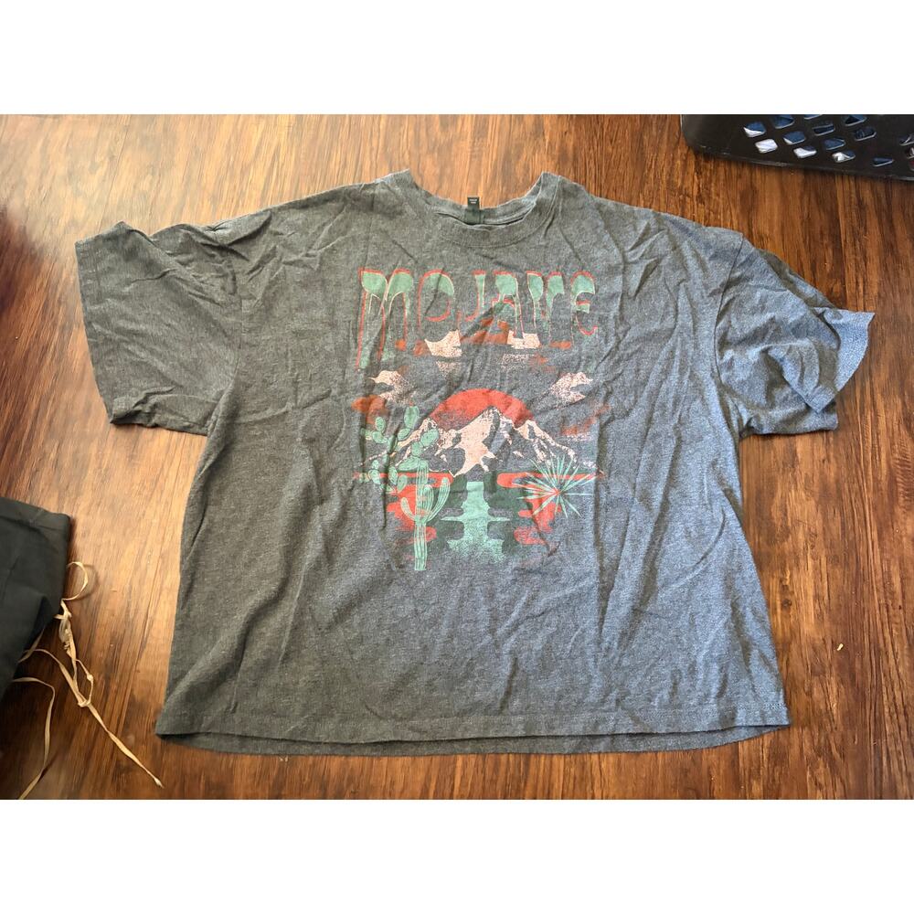 Wild Fable Mojave Womens medium box tee